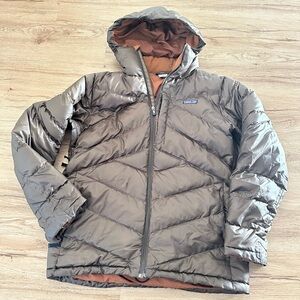 Patagonia Down Puffer Jacket Men's Medium Brown Hooded Full Zip Outdoor